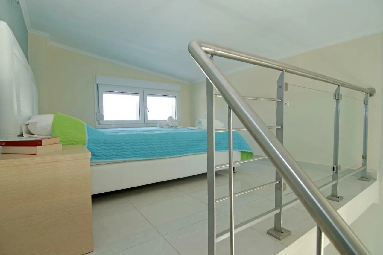 Mavridis Rooms Nikíti Apartman
